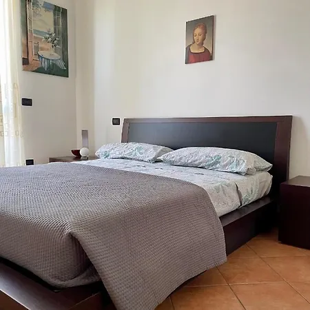 Casa Rogi Lake Apartment
